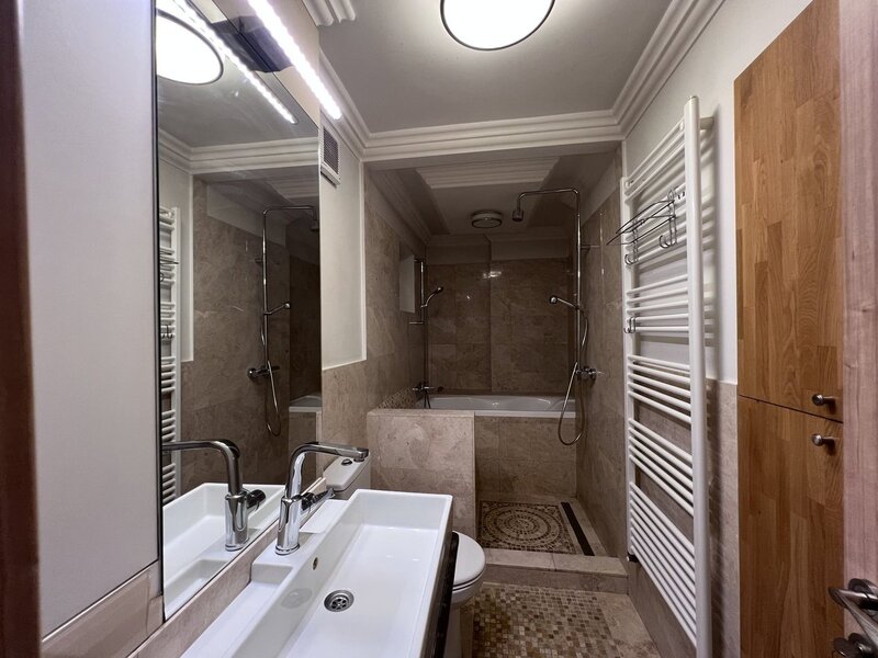 Bd. Unirii, apartament smart home, 3 camere, centrala proprie.